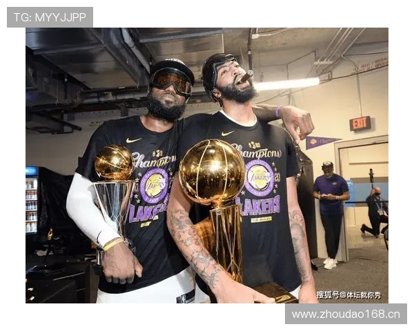 浓眉哥休赛期天天喝蛋白粉当水，家里冰箱塞满鱼油瓶