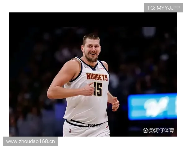 武切维奇挡拆拉开空间，对比约基奇更偏高位终结